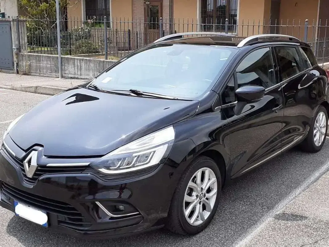 Usata Renault Clio 90 CV (66 kW) 2017 Nero Station wagon
