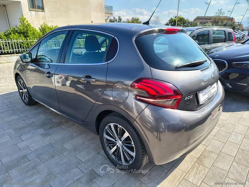 Usata Peugeot 208 Allure 82 CV (60 kW) 2018 Grigio Utilitaria