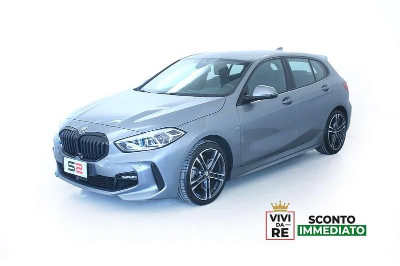 Grigio Usata 2024 BMW 118 Shadowline Due volumi | 28.850 € (Super prezzo) - Immagine 1/4