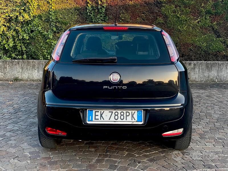 Usata Fiat Punto Evo 75 CV (55 kW) 2011 Nero Utilitaria