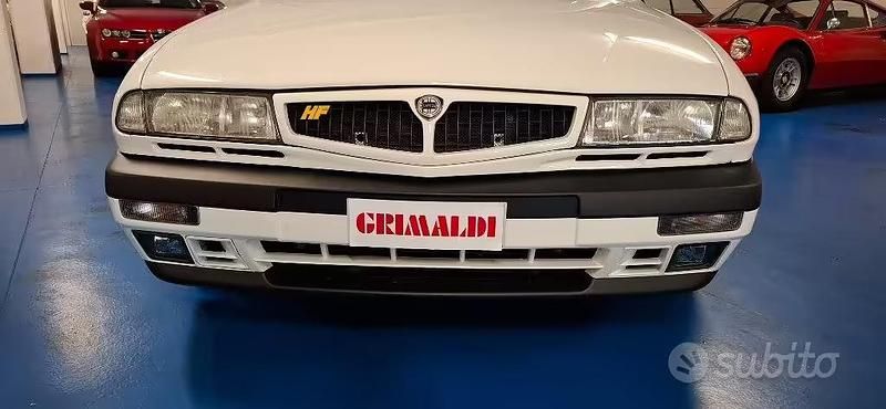 Usata Lancia Delta 193 CV (141 kW) 1997 Bianco banchisa 249 / pastello Utilitaria