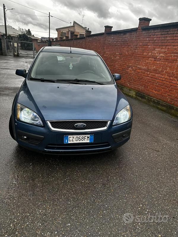 Usata Ford Focus Style 90 CV (66 kW) 2006 Blu Station wagon