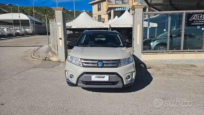 Usata Suzuki Vitara 120 CV (88 kW) 2015 Beige SUV