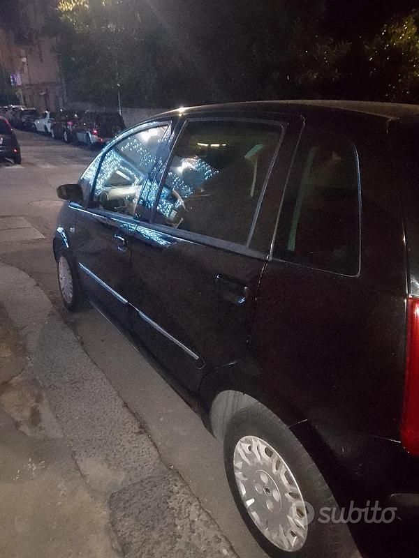 Usata Lancia Musa 90 CV (66 kW) 2007 Nero Monovolume