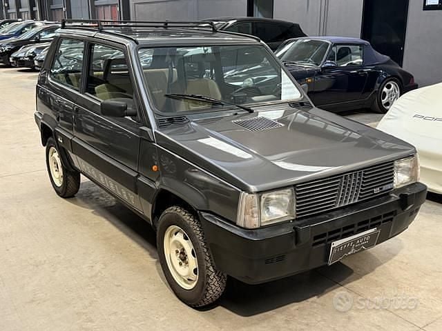 Usata Fiat Panda 4x4 50 CV (36 kW) 1987 Grigio scuro metallizzato Utilitaria