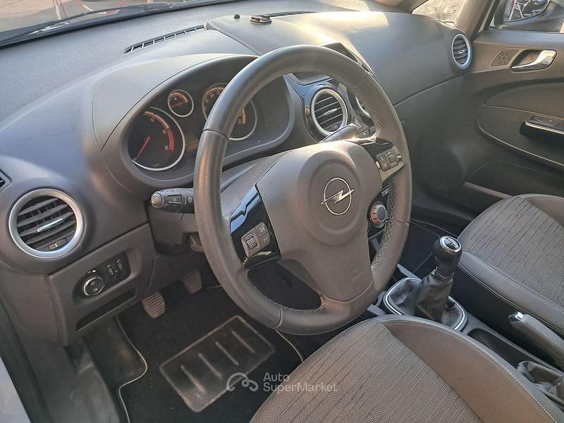 Usata Opel Corsa 75 CV (55 kW) 2014 Utilitaria