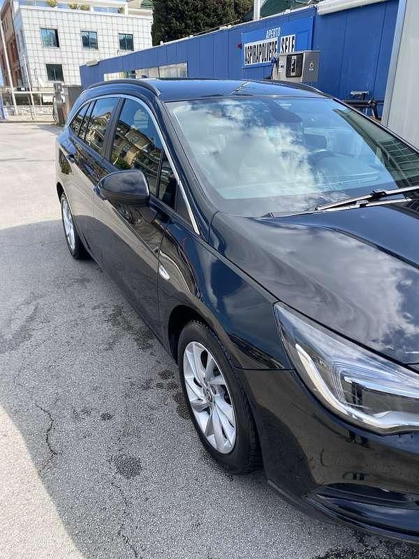 Usata Opel Astra Business 136 CV (100 kW) 2016 Station wagon