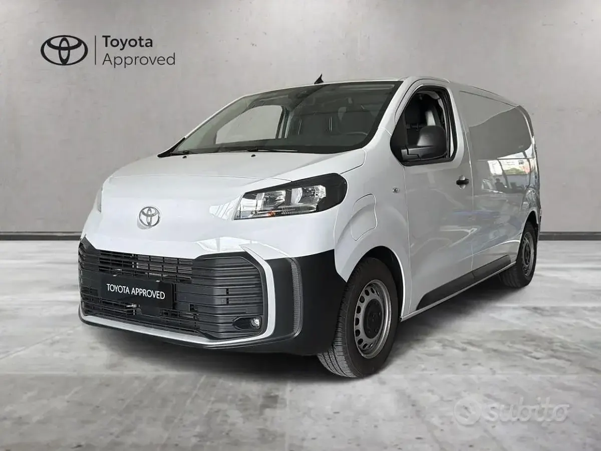 Usata Toyota Proace 61 kW (84 CV) 2024 Bianco Monovolume
