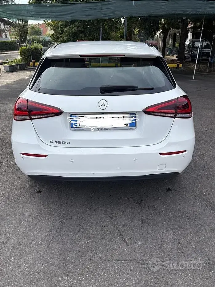 Usata Mercedes CLA180 116 CV (85 kW) 2019 Bianco Coupé