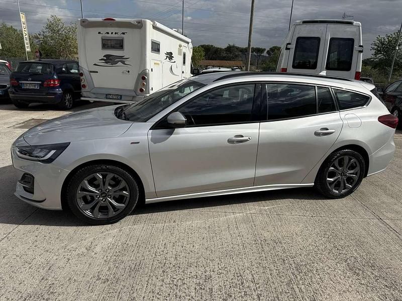 Usata Ford Focus ST-Line 155 CV (114 kW) 2023 Argento Station wagon