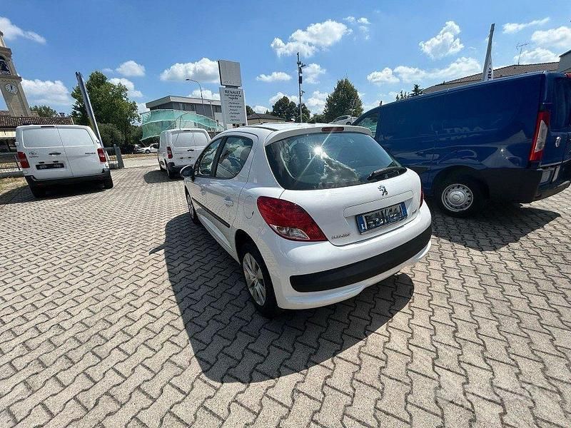 Usata Peugeot 207 75 CV (55 kW) 2010 Bianco(met.) Berlina