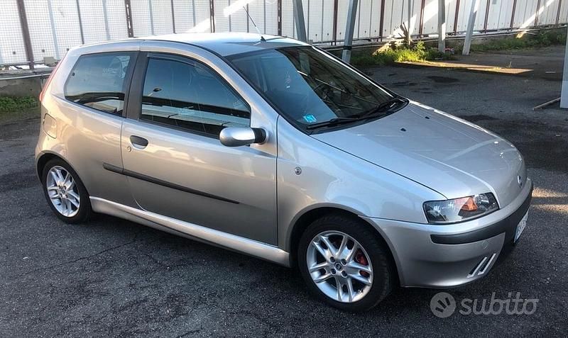 Usata Fiat Punto 131 CV (96 kW) 2000 Grigio Berlina