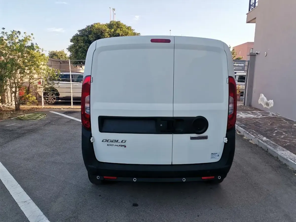 Usata Fiat Doblò Easy 104 CV (76 kW) 2017 Bianco Monovolume