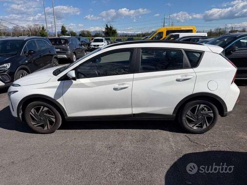 Käytetty Hyundai Bayon 84 HP (61 kW) 2022 Valkoinen Katumaasturi