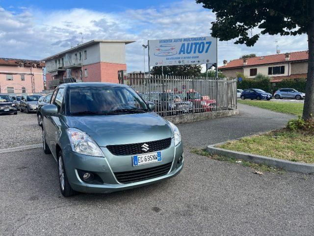 Grigio scuro Usata 2011 Suzuki Swift GL Due volumi | 6790 € (Buon prezzo) - Immagine 1/4