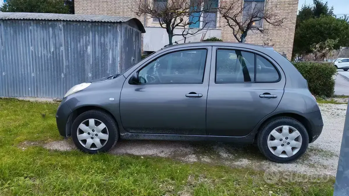 Usata Nissan Micra 65 CV (47 kW) 2005 Grigio Berlina