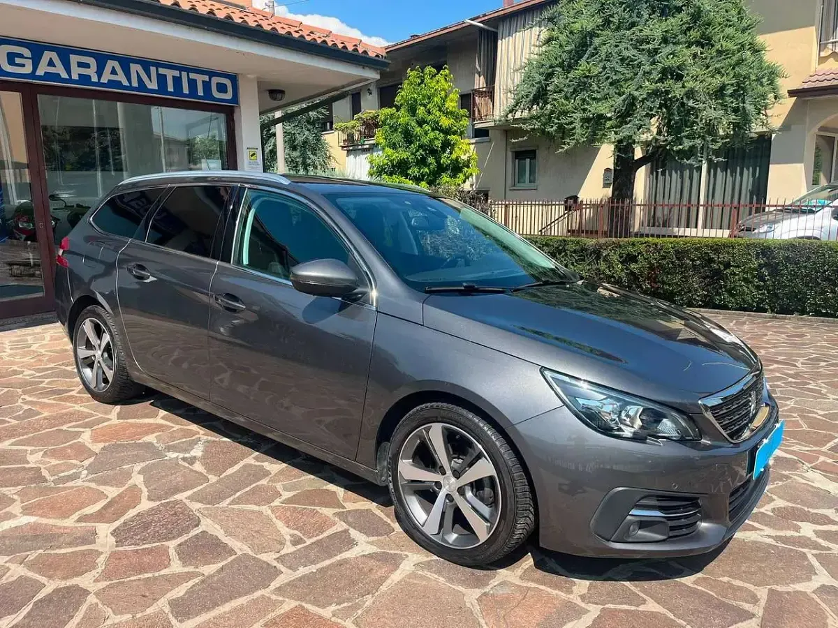 Usata Peugeot 308 SW Allure 131 CV (96 kW) 2019 Grigio Station wagon