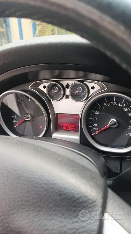 Usata Ford Focus 114 CV (83 kW) 2009 Argento Berlina