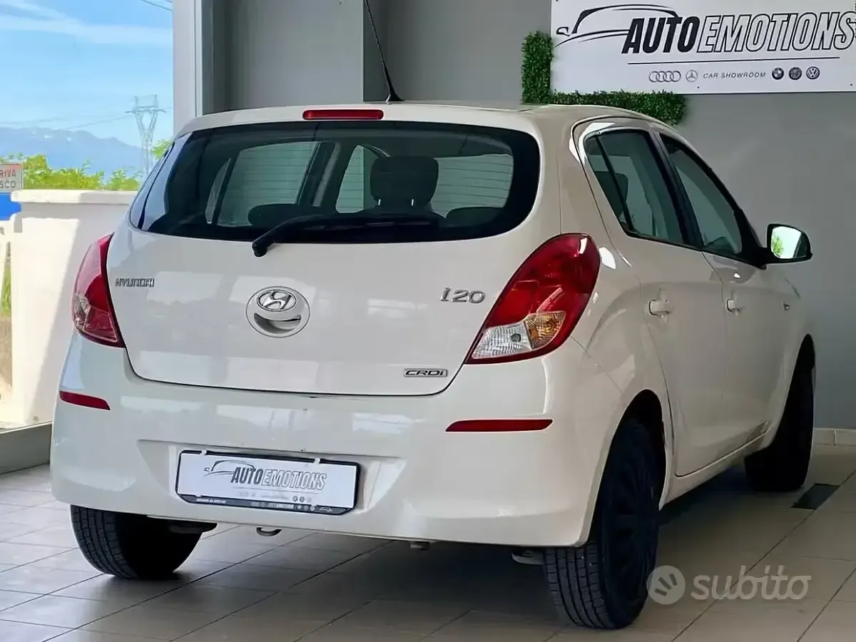 Usata Hyundai i20 75 CV (55 kW) 2014 Bianco Utilitaria