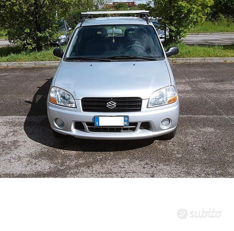 Grigio Usata 2002 Suzuki Ignis Due volumi | 1750 € (Buon prezzo) - Immagine 1/4