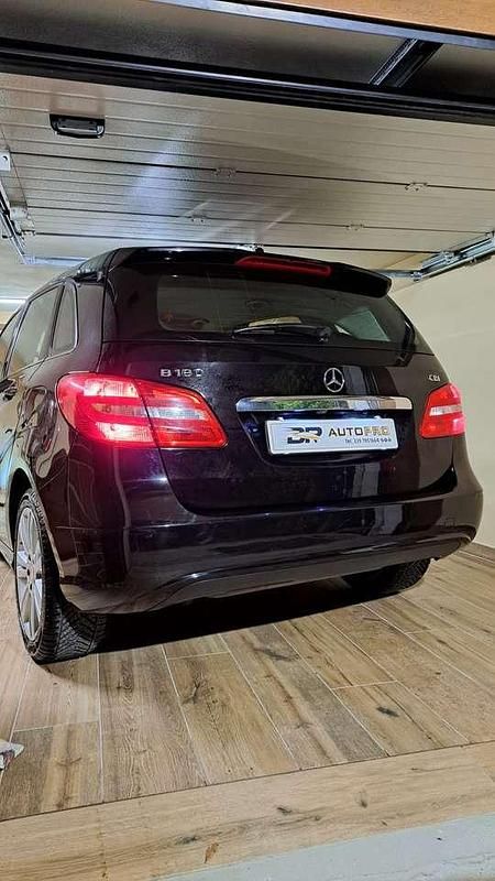 Usata Mercedes B180 Premium 109 CV (80 kW) 2014 Nero Utilitaria