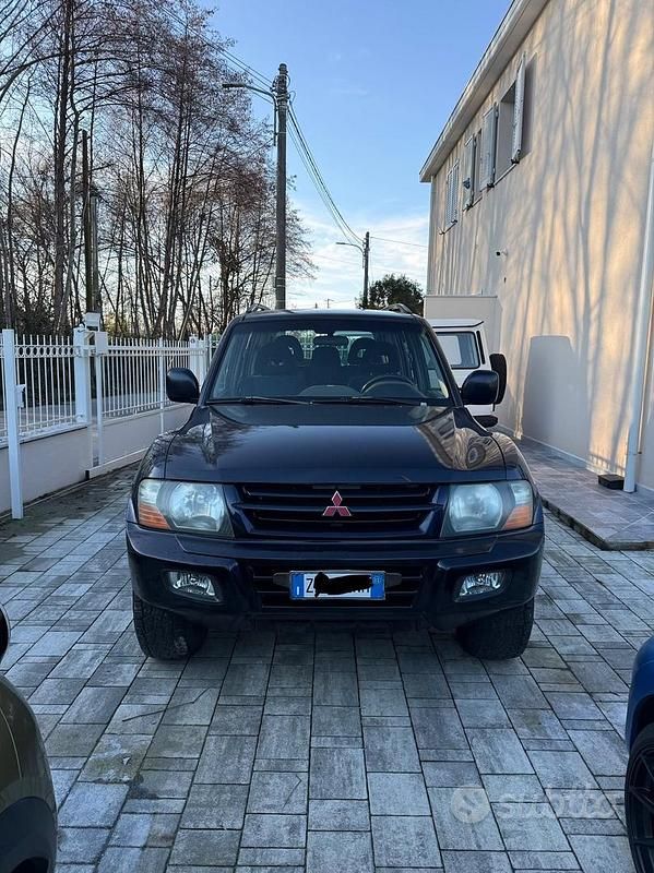Usata Mitsubishi Pajero 115 CV (84 kW) 2002 Blu SUV