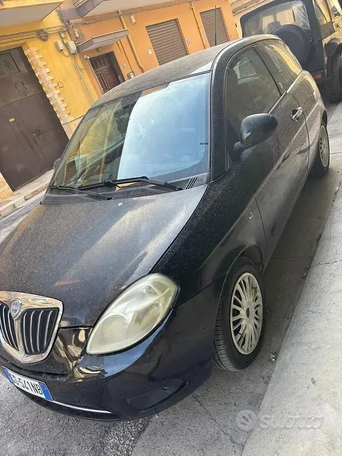 Usata Lancia Ypsilon 77 CV (56 kW) 2010 Nero Utilitaria