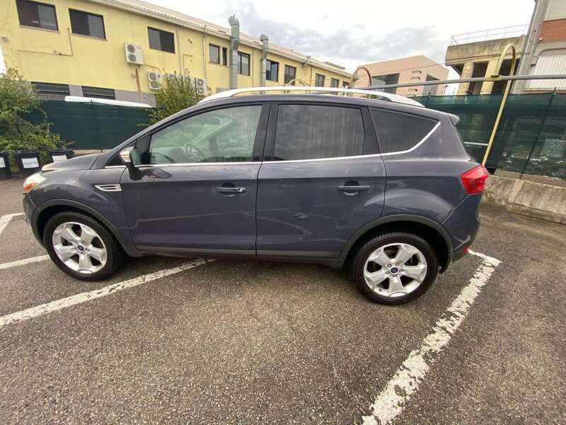 Venduto Ford Kuga 2.0 tdci Titanium 4. - auto usate in vendita