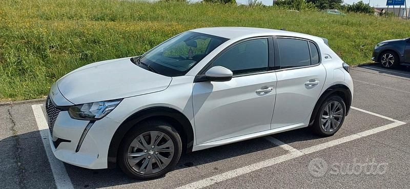Bianco Usata 2020 Peugeot e-208 Due volumi | 13.000 € - Immagine 1/4