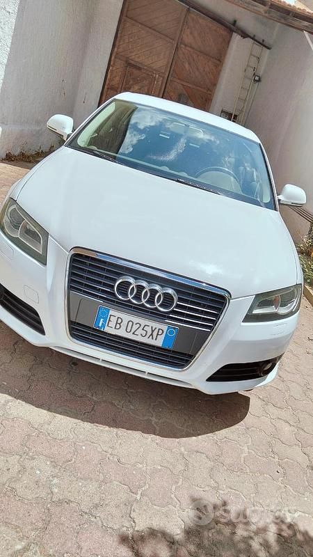 Bianco Usata 2010 Audi A3 Tre volumi | 4500 € - Immagine 1/4