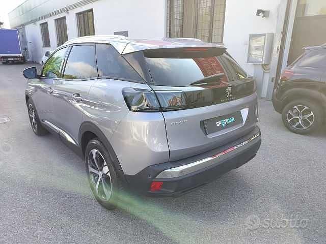 Begagnad Peugeot 3008 Allure 131 HK (96 kW) 2021 Brun SUV