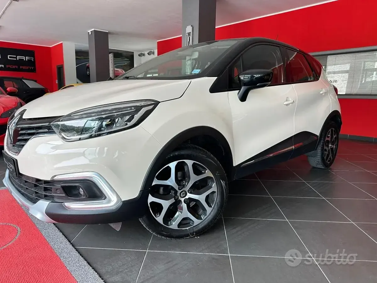 Usado Renault Captur Intens 110 CV (80 kW) 2018 Beige SUV