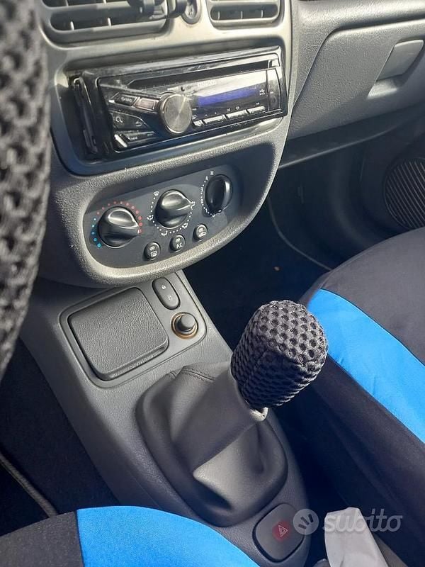 Usata Renault Clio 78 CV (57 kW) 2000 Grigio Monovolume