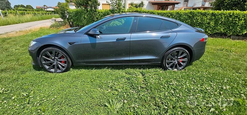 Usata Tesla Model S Performance 169 kW (230 CV) 2020 Grigio Utilitaria