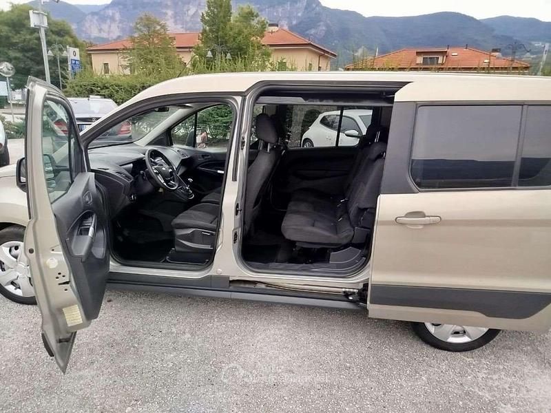 Usata Ford Tourneo Connect 116 CV (85 kW) 2015 Grigio Monovolume