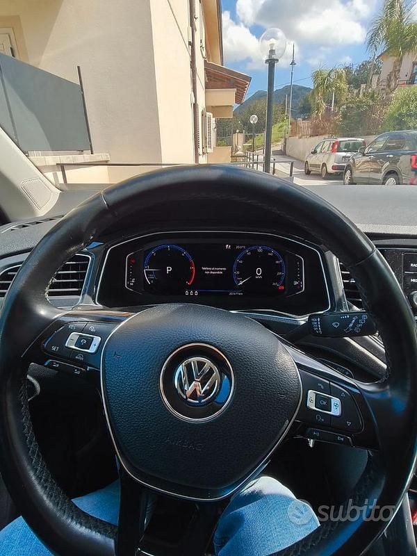 Usata VW T-Roc 150 CV (110 kW) 2018 Nero SUV