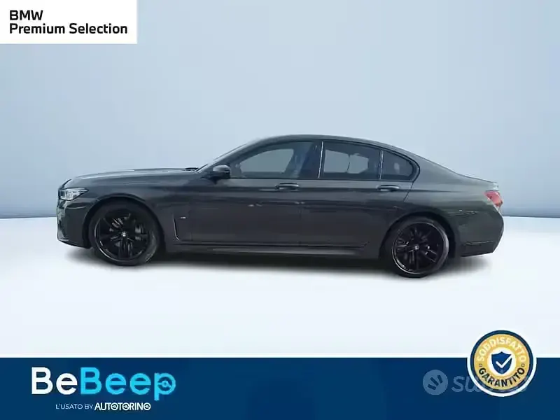 Usata BMW 730 M Sport 286 CV (210 kW) 2022 Grigio metallizzato Berlina