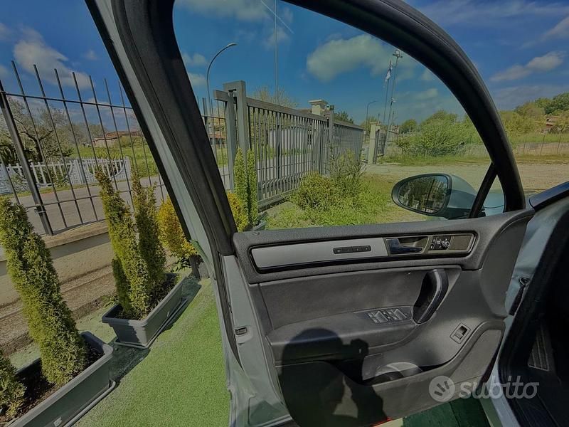 Usata VW Touareg 239 CV (175 kW) 2012 Grigio SUV