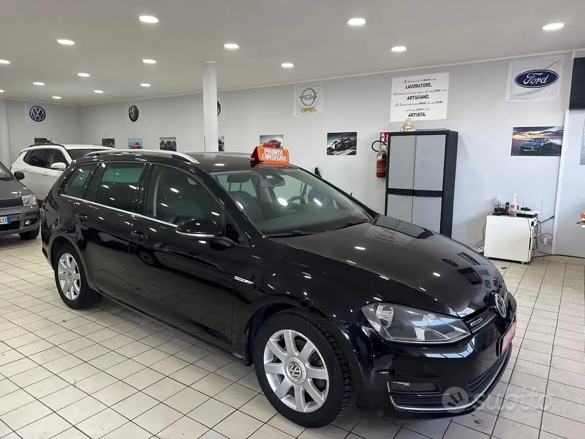 Usata VW Golf VII 110 CV (80 kW) 2015 Nero Station wagon
