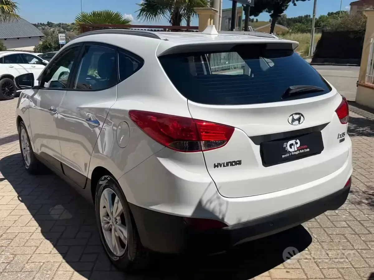 Usata Hyundai ix35 Xpossible 136 CV (100 kW) 2013 Bianco SUV