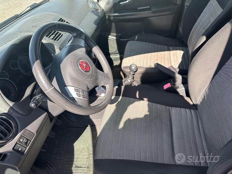 Usata Fiat Sedici 135 CV (99 kW) 2012 SUV