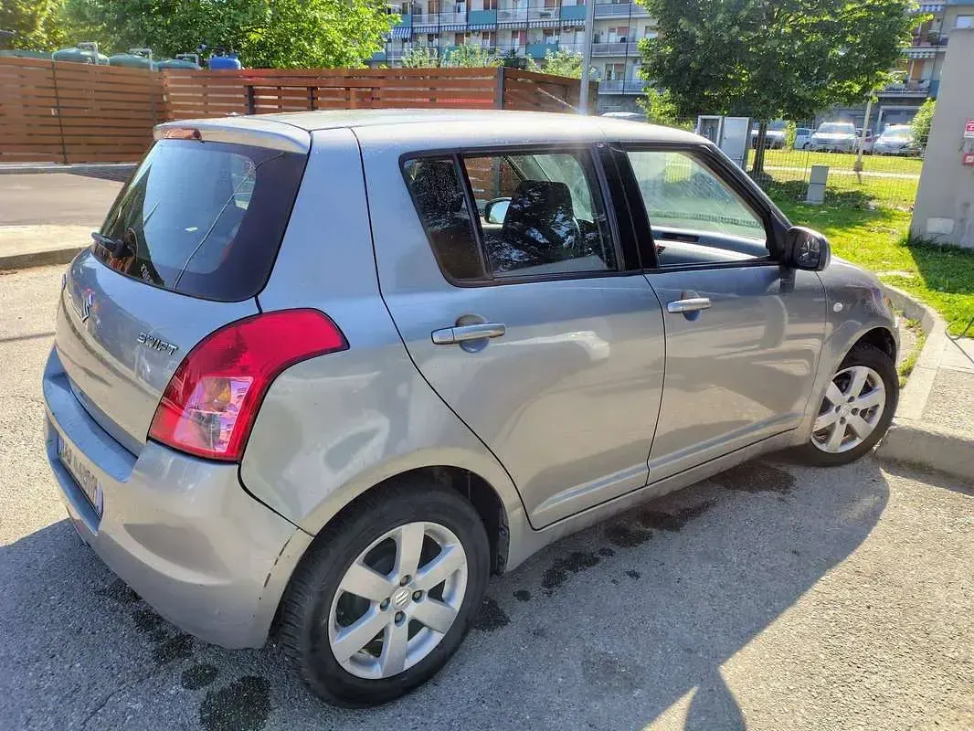 Usata Suzuki Swift GL 91 CV (66 kW) 2008 Argento Utilitaria