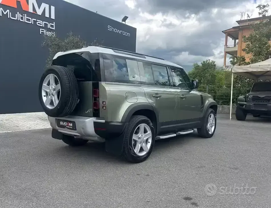 Usata Land Rover Defender HSE 249 CV (183 kW) 2022 Verde SUV