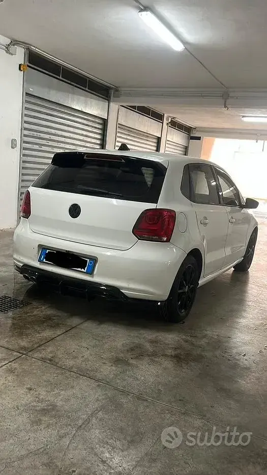 Usata VW Polo Comfortline 75 CV (55 kW) 2011 Bianco Utilitaria