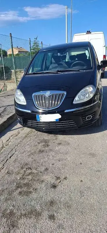 Usata Lancia Musa 77 CV (56 kW) 2009 Nero Monovolume