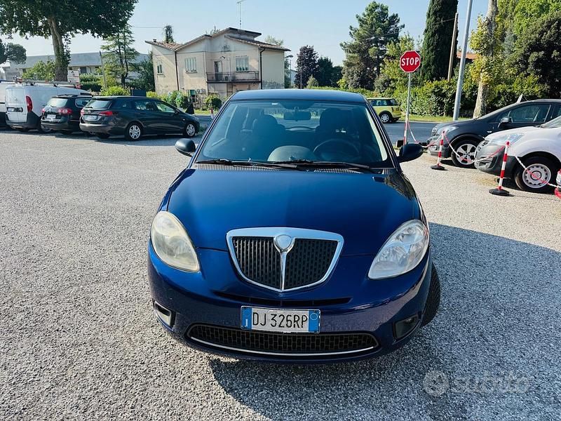 Usata Lancia Ypsilon 90 CV (66 kW) 2007 Blu Utilitaria
