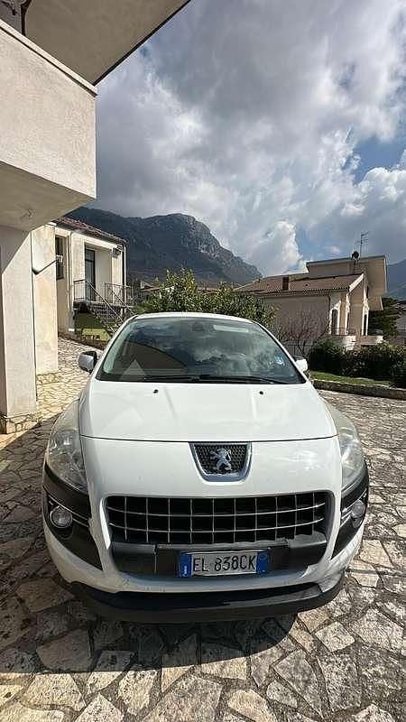 Usata Peugeot 3008 Allure 114 CV (83 kW) 2014 Station wagon