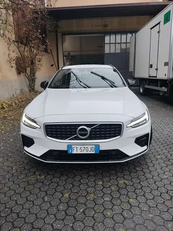 Usata Volvo V60 R-Design 190 CV (139 kW) 2019 Bianco Station wagon