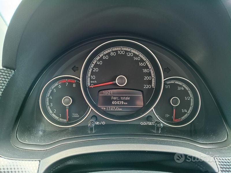 Usata VW up! move up! 65 CV (47 kW) 2021 Grigio Utilitaria