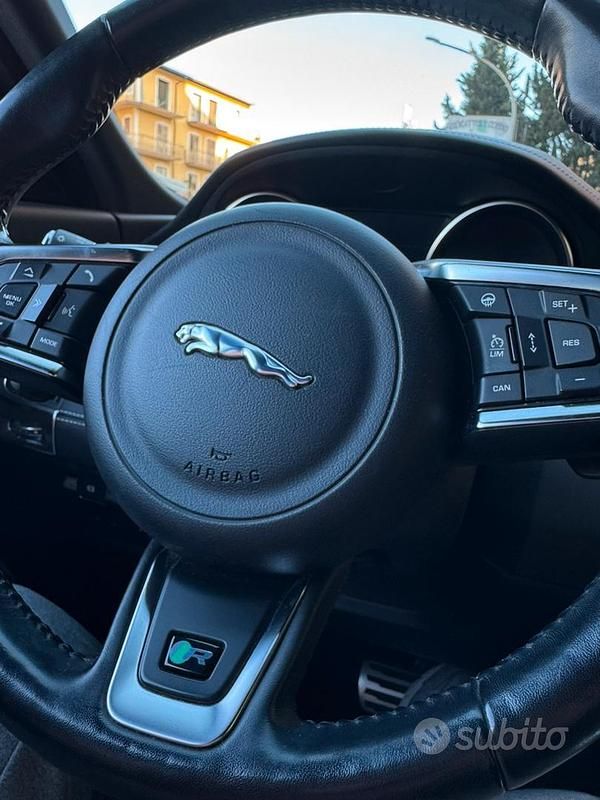 Usata Jaguar E-Pace R-Dynamic 180 CV (132 kW) 2018 Blu SUV